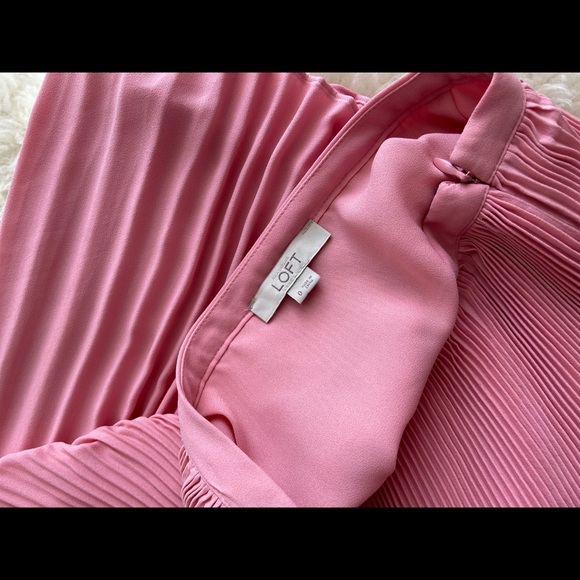 Beautiful and Never Worn Ann Taylor LOFT Skirt! - Picture 3 of 5